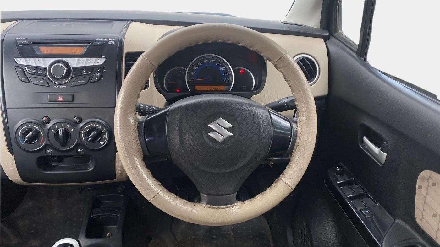 2018 Maruti Wagon R 1.0 VXI, Petrol, Manual, 22,884 km, Steering Wheel Close Up