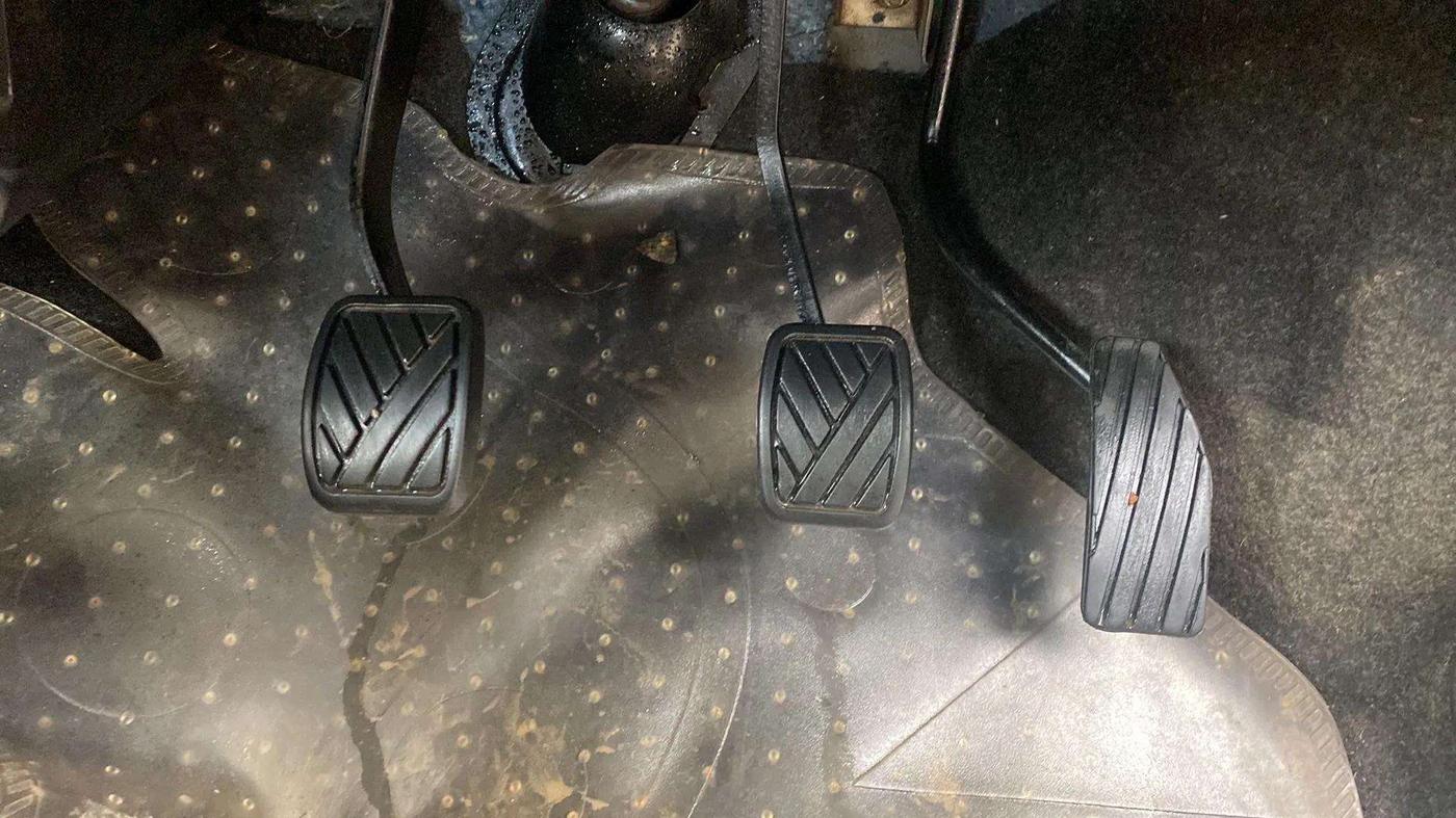 2018 Maruti Wagon R 1.0 VXI, Petrol, Manual, 22,884 km, Pedals