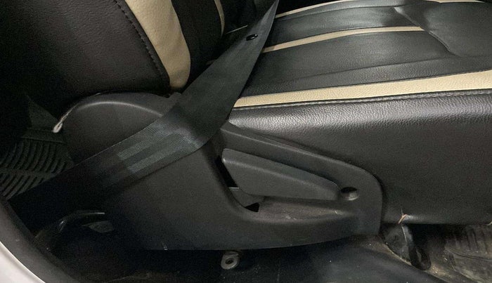 2018 Datsun Go T, Petrol, Manual, 78,969 km, Driver Side Adjustment Panel