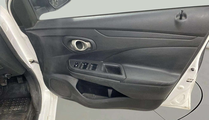 2018 Datsun Go T, Petrol, Manual, 78,969 km, Driver Side Door Panels Control