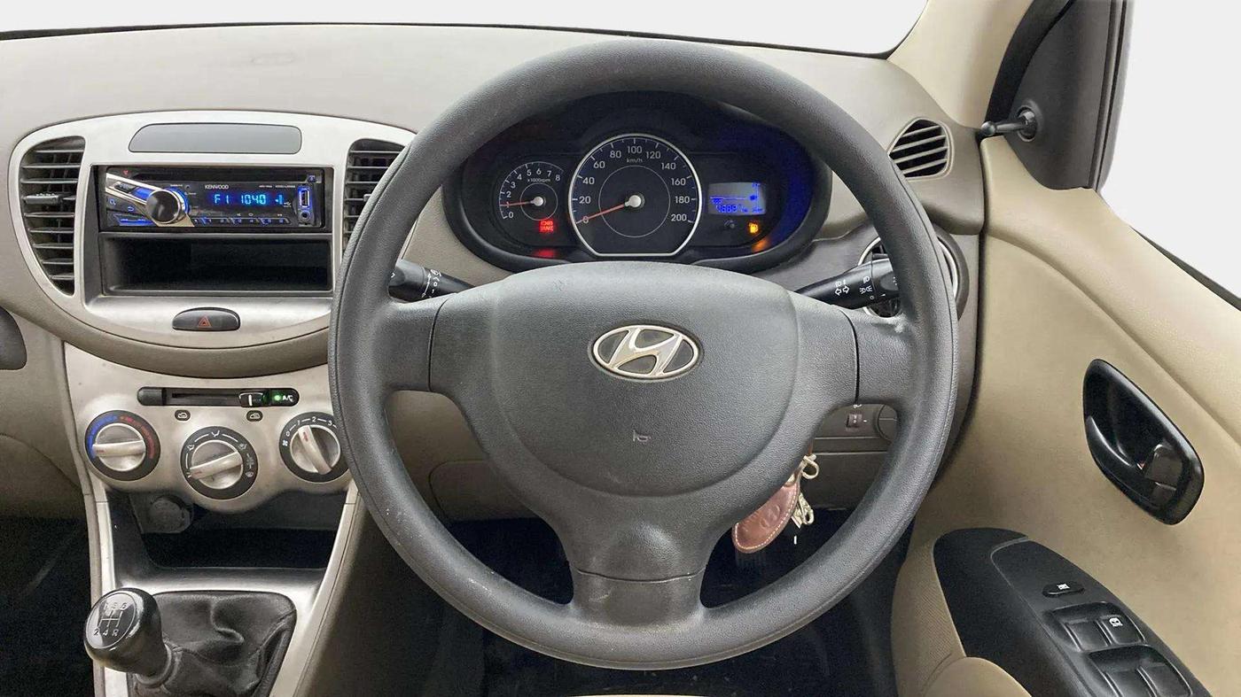 2013 Hyundai i10 MAGNA 1.1, Petrol, Manual, 46,966 km, Steering Wheel Close Up