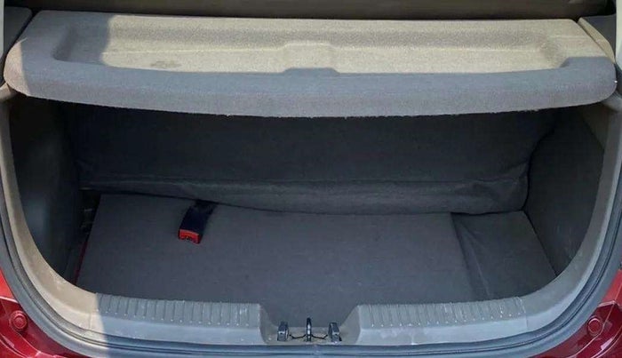 2014 Hyundai i10 SPORTZ 1.1, Petrol, Manual, 33,230 km, Boot Inside