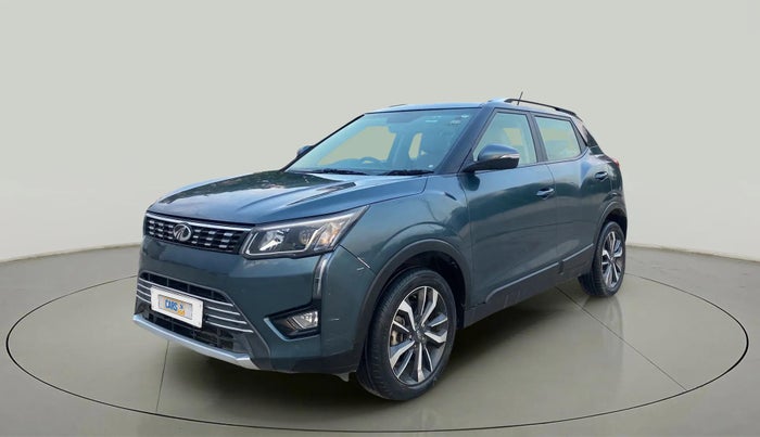 2019 Mahindra XUV300 W8 (O) 1.5 DIESEL AMT, Diesel, Automatic, 44,069 km, Left Front Diagonal