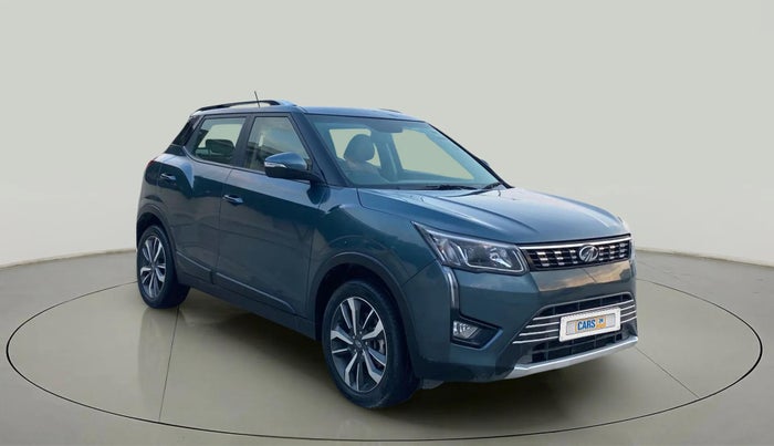 2019 Mahindra XUV300 W8 (O) 1.5 DIESEL AMT, Diesel, Automatic, 44,069 km, Right Front Diagonal
