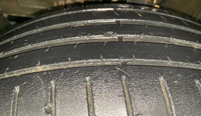 2022 Toyota Glanza G AMT, Petrol, Automatic, 50,988 km, Left Front Tyre Tread