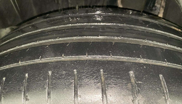 2022 Toyota Glanza G AMT, Petrol, Automatic, 50,988 km, Left Rear Tyre Tread