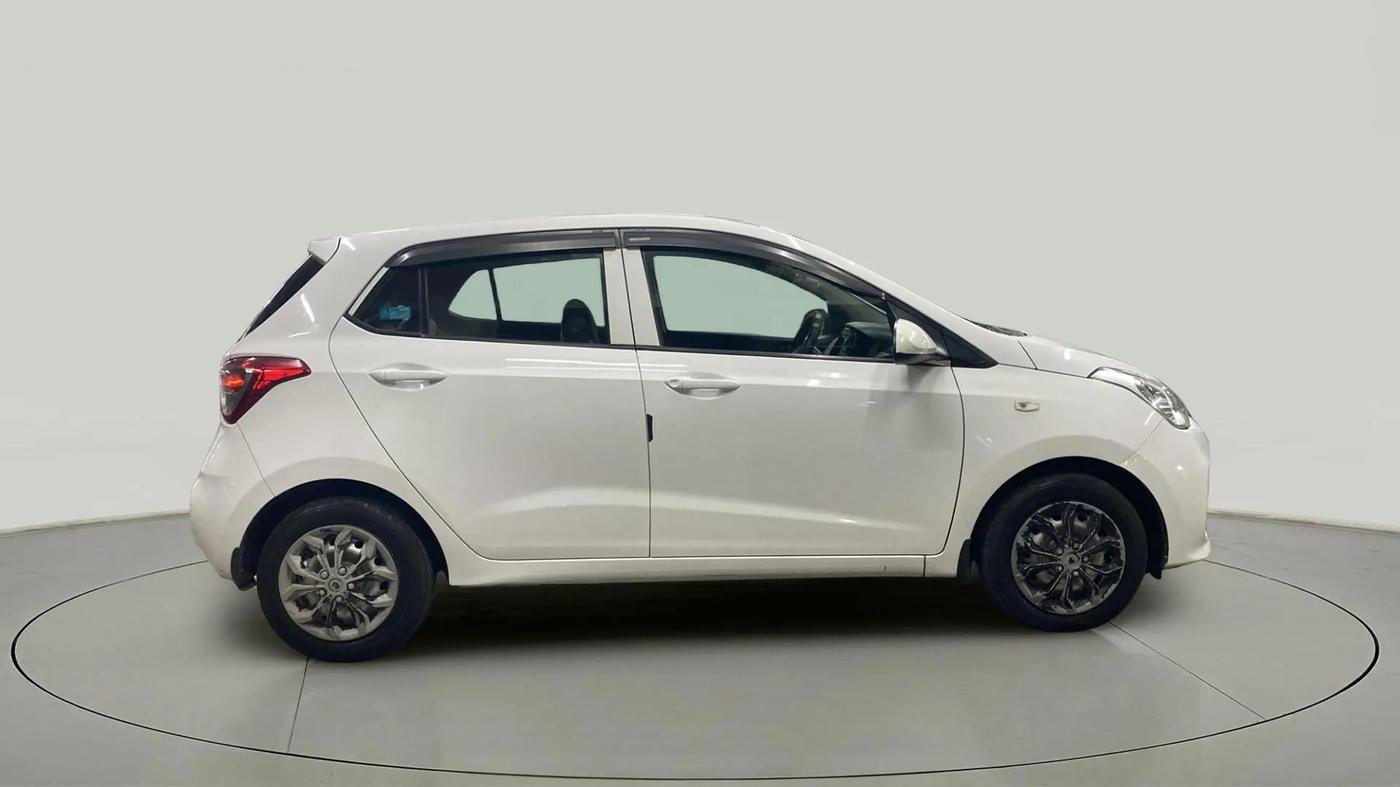 2017 Hyundai Grand i10 ERA 1.2 KAPPA VTVT, Petrol, Manual, 41,655 km, Right Side View