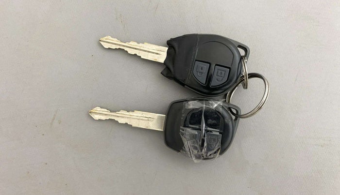 2013 Maruti Swift Dzire VXI, Petrol, Manual, 40,797 km, Key Close Up