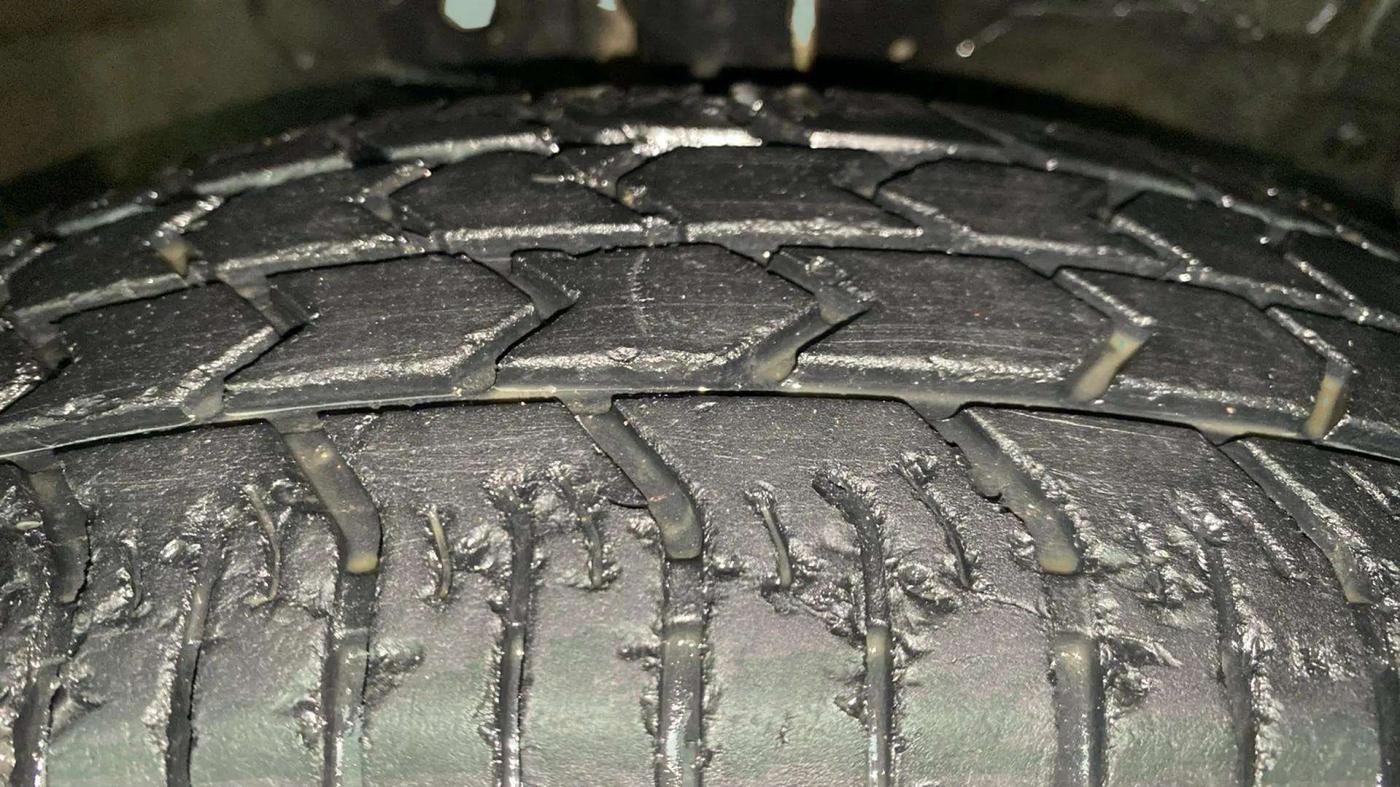2013 Maruti Swift Dzire VXI, Petrol, Manual, 40,797 km, Right Front Tyre Tread