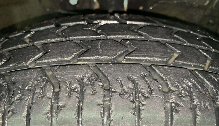 2013 Maruti Swift Dzire VXI, Petrol, Manual, 40,797 km, Right Front Tyre Tread