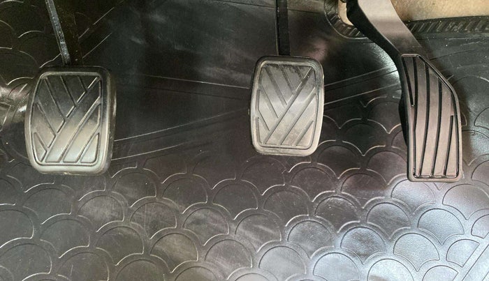 2013 Maruti Swift Dzire VXI, Petrol, Manual, 40,797 km, Pedals