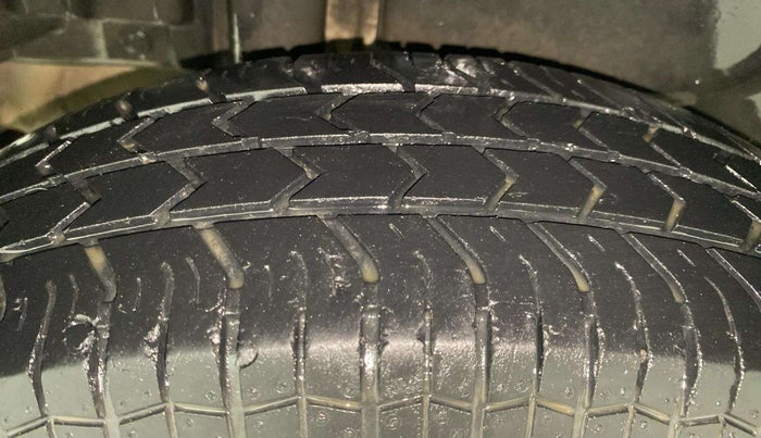 2013 Maruti Swift Dzire VXI, Petrol, Manual, 40,797 km, Right Rear Tyre Tread
