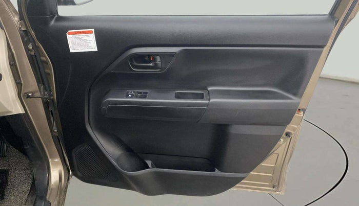 2021 Maruti New Wagon-R LXI CNG (O) 1.0, CNG, Manual, 69,368 km, Driver Side Door Panels Control
