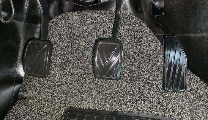 2021 Maruti New Wagon-R LXI CNG (O) 1.0, CNG, Manual, 69,368 km, Pedals