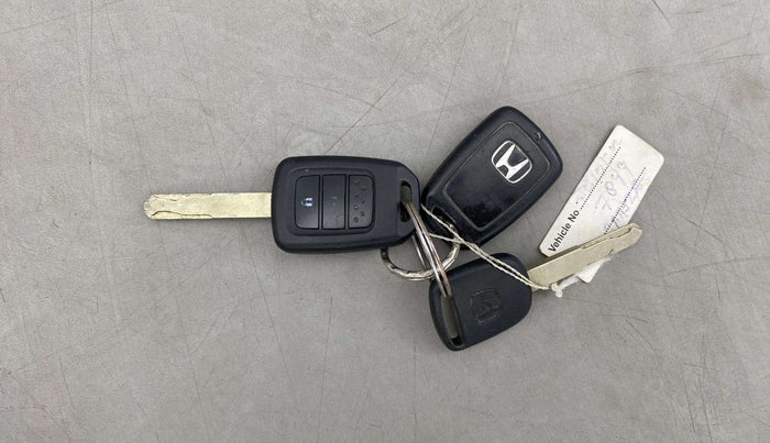 2019 Honda Amaze 1.2L I-VTEC S, Petrol, Manual, 23,369 km, Key Close Up