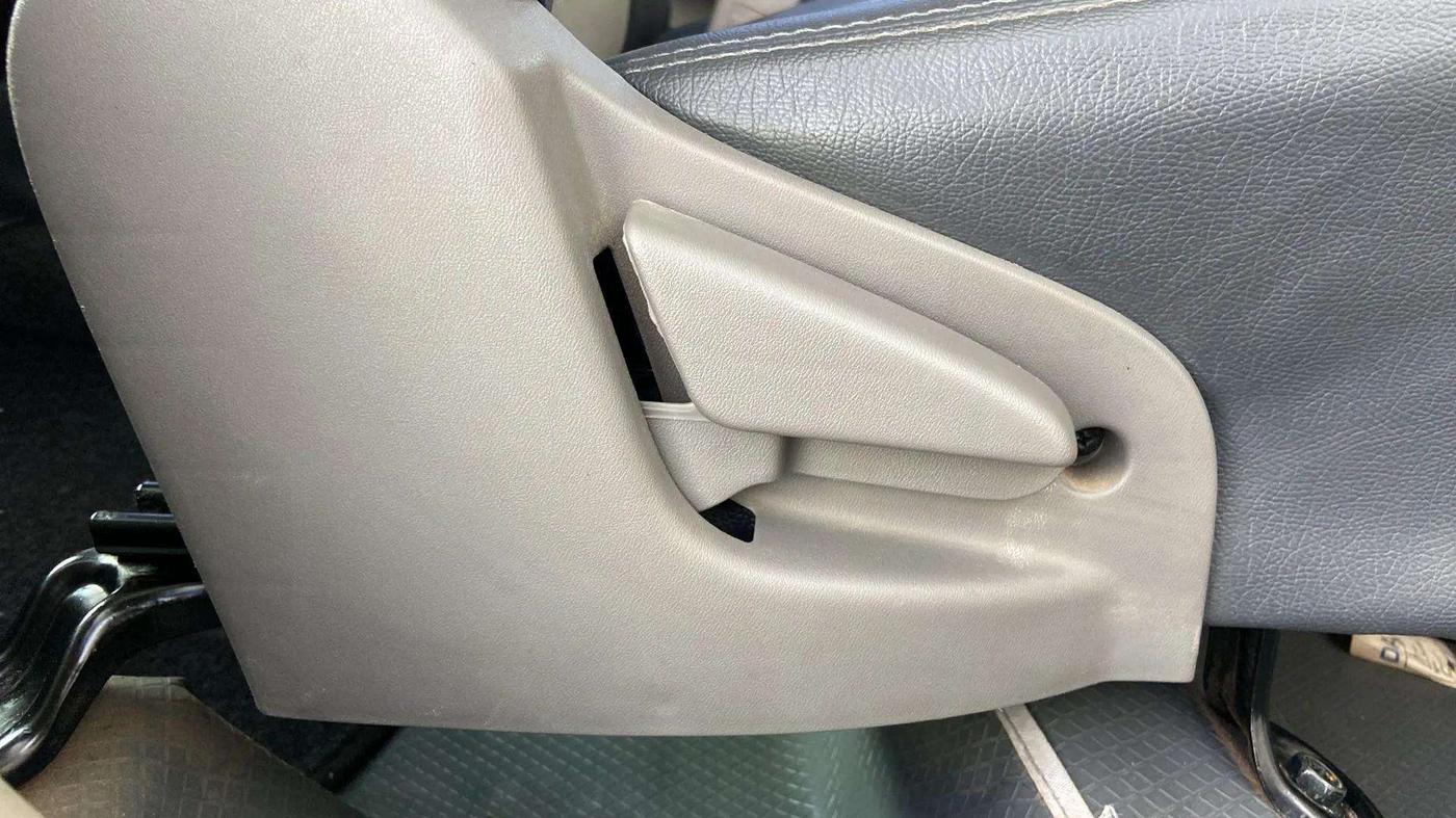 2018 Datsun Go A, Petrol, Manual, 33,013 km, Driver Side Adjustment Panel