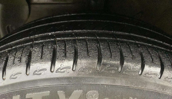 2021 Hyundai AURA SX 1.2, Petrol, Manual, 26,451 km, Left Front Tyre Tread