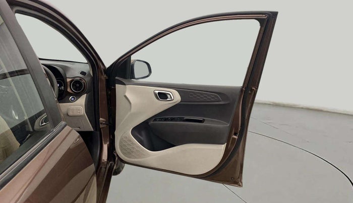 2021 Hyundai AURA SX 1.2, Petrol, Manual, 26,451 km, RHS Front Door