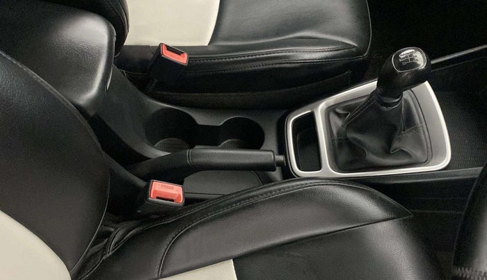 2019 Hyundai VENUE S 1.2, Petrol, Manual, 60,075 km, Gear Lever