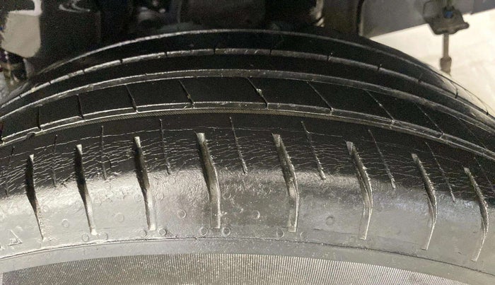 2019 Hyundai VENUE S 1.2, Petrol, Manual, 60,075 km, Left Rear Tyre Tread