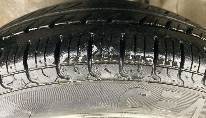 2014 Maruti Alto 800 LXI, Petrol, Manual, 54,489 km, Left Front Tyre Tread