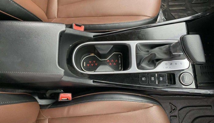 2021 Hyundai ALCAZAR PLATINUM(O) 6STR 1.5 AT, Diesel, Automatic, 30,732 km, Gear Lever
