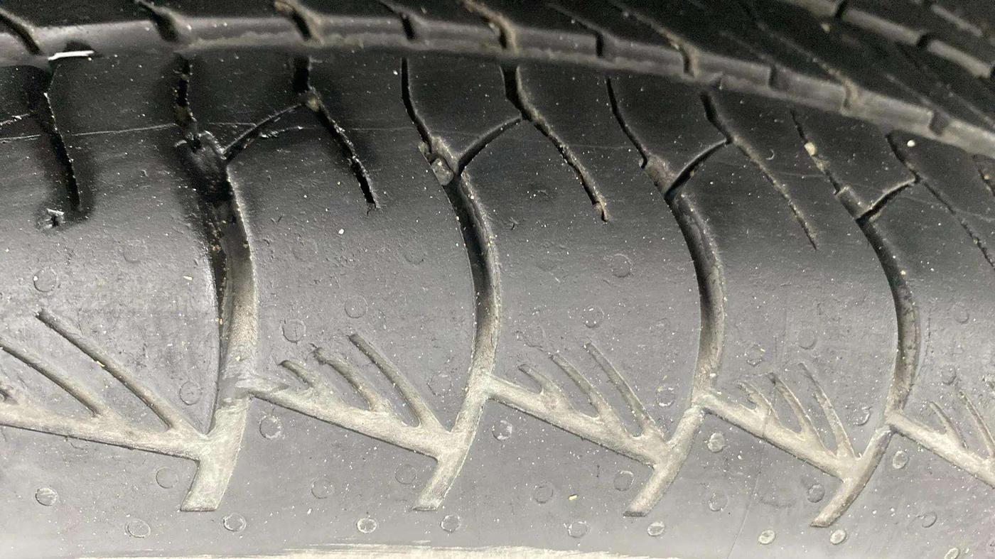 2021 Hyundai ALCAZAR PLATINUM(O) 6STR 1.5 AT, Diesel, Automatic, 30,825 km, Right Rear Tyre Tread