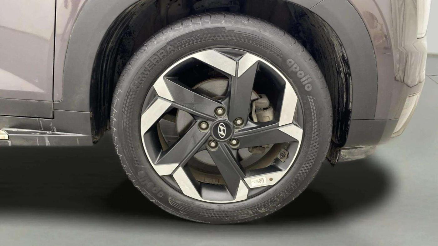 2021 Hyundai ALCAZAR PLATINUM(O) 6STR 1.5 AT, Diesel, Automatic, 30,825 km, Right Front Wheel