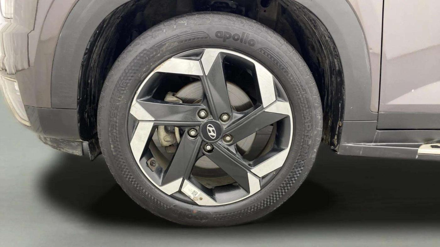 2021 Hyundai ALCAZAR PLATINUM(O) 6STR 1.5 AT, Diesel, Automatic, 30,825 km, Left Front Wheel