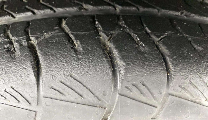 2021 Hyundai ALCAZAR PLATINUM(O) 6STR 1.5 AT, Diesel, Automatic, 30,732 km, Right Front Tyre Tread