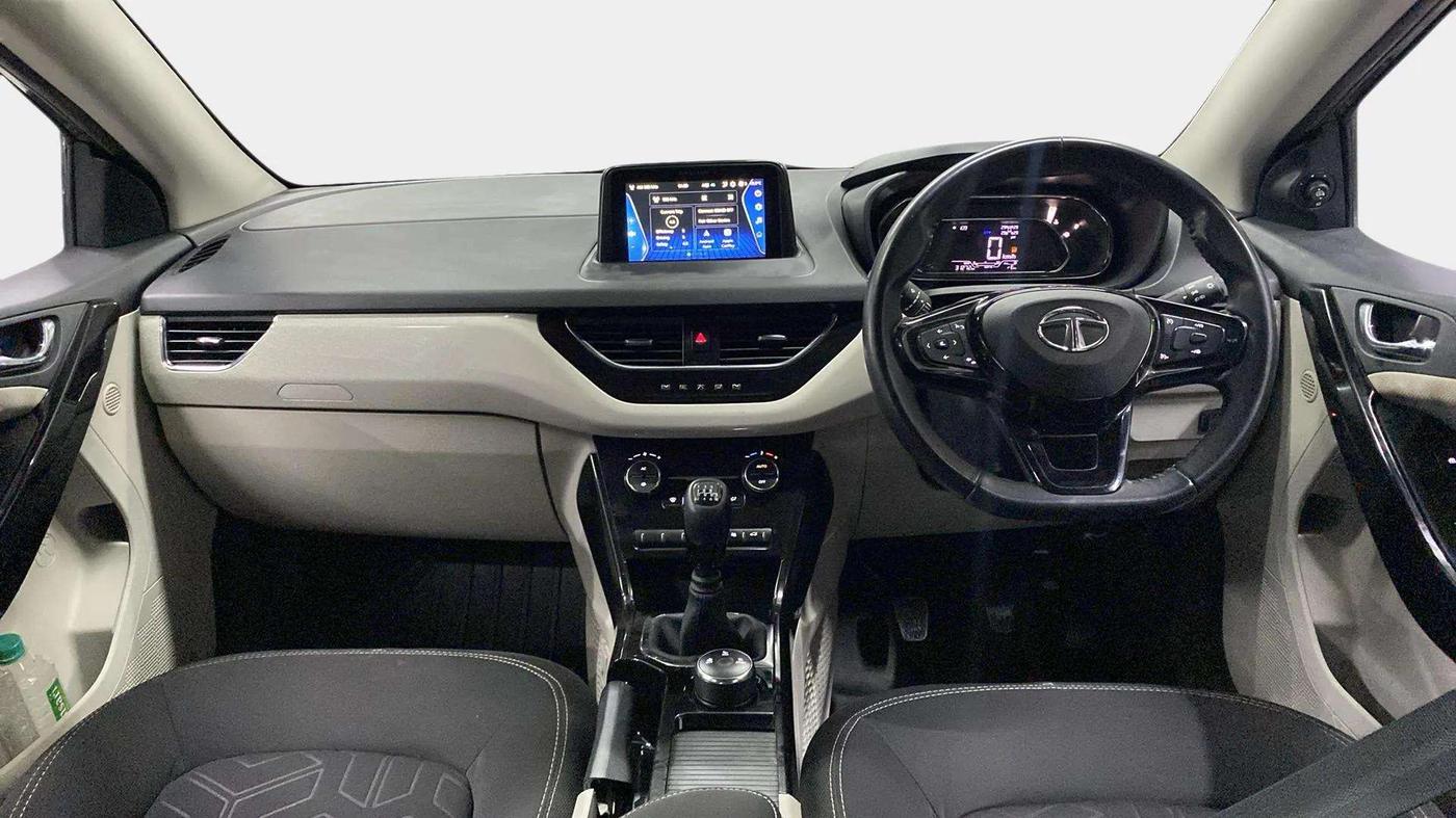 2022 Tata NEXON XZ PLUS (HS) PETROL, CNG, Manual, 31,671 km, Dashboard