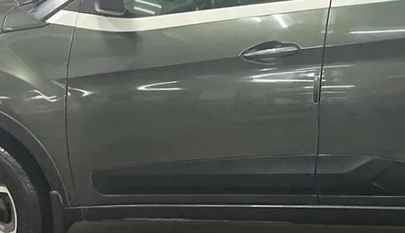 2022 Tata NEXON XZ PLUS (HS) PETROL, CNG, Manual, 31,230 km, Front passenger door - Minor scratches