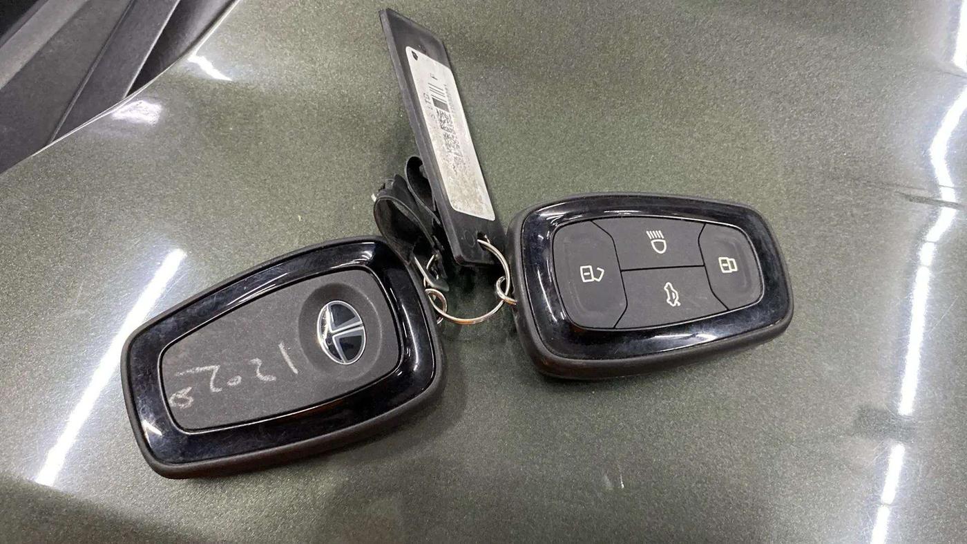 2022 Tata NEXON XZ PLUS (HS) PETROL, CNG, Manual, 31,671 km, Key Close Up