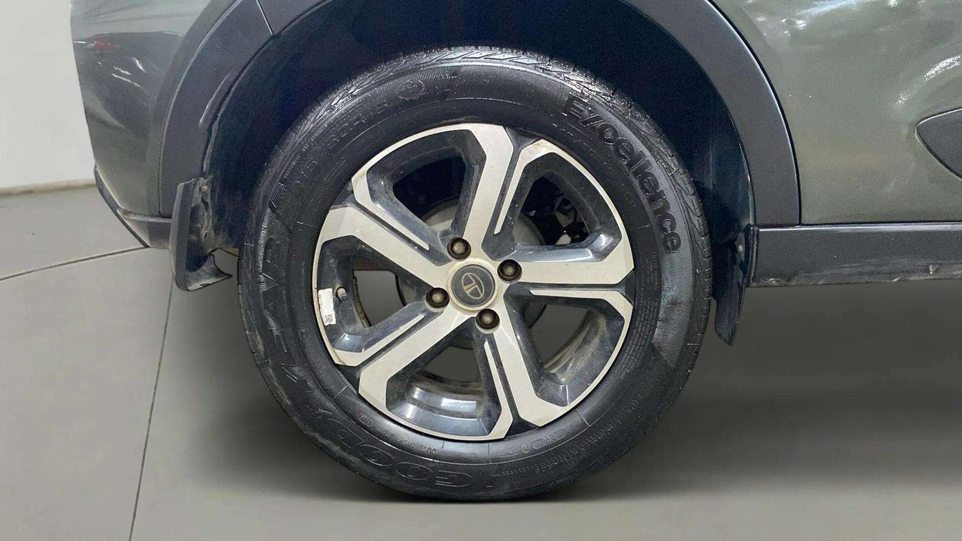 2022 Tata NEXON XZ PLUS (HS) PETROL, CNG, Manual, 31,671 km, Right Rear Wheel