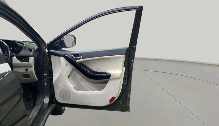 2022 Tata NEXON XZ PLUS (HS) PETROL, CNG, Manual, 31,230 km, RHS Front Door