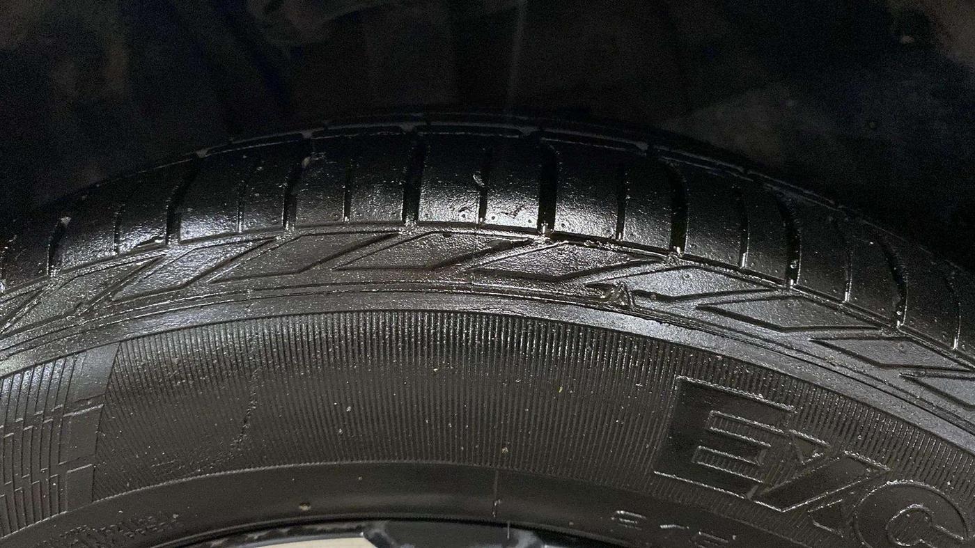 2022 Tata NEXON XZ PLUS (HS) PETROL, CNG, Manual, 31,671 km, Left Front Tyre Tread