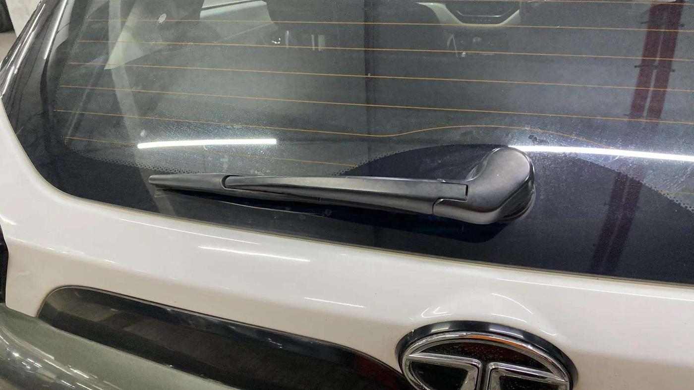 2022 Tata NEXON XZ PLUS (HS) PETROL, CNG, Manual, 31,671 km, Rear Wiper