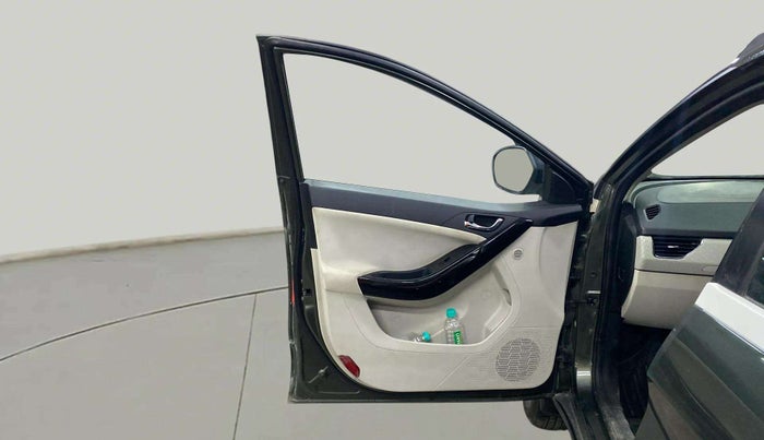 2022 Tata NEXON XZ PLUS (HS) PETROL, CNG, Manual, 31,230 km, LHS Front Door