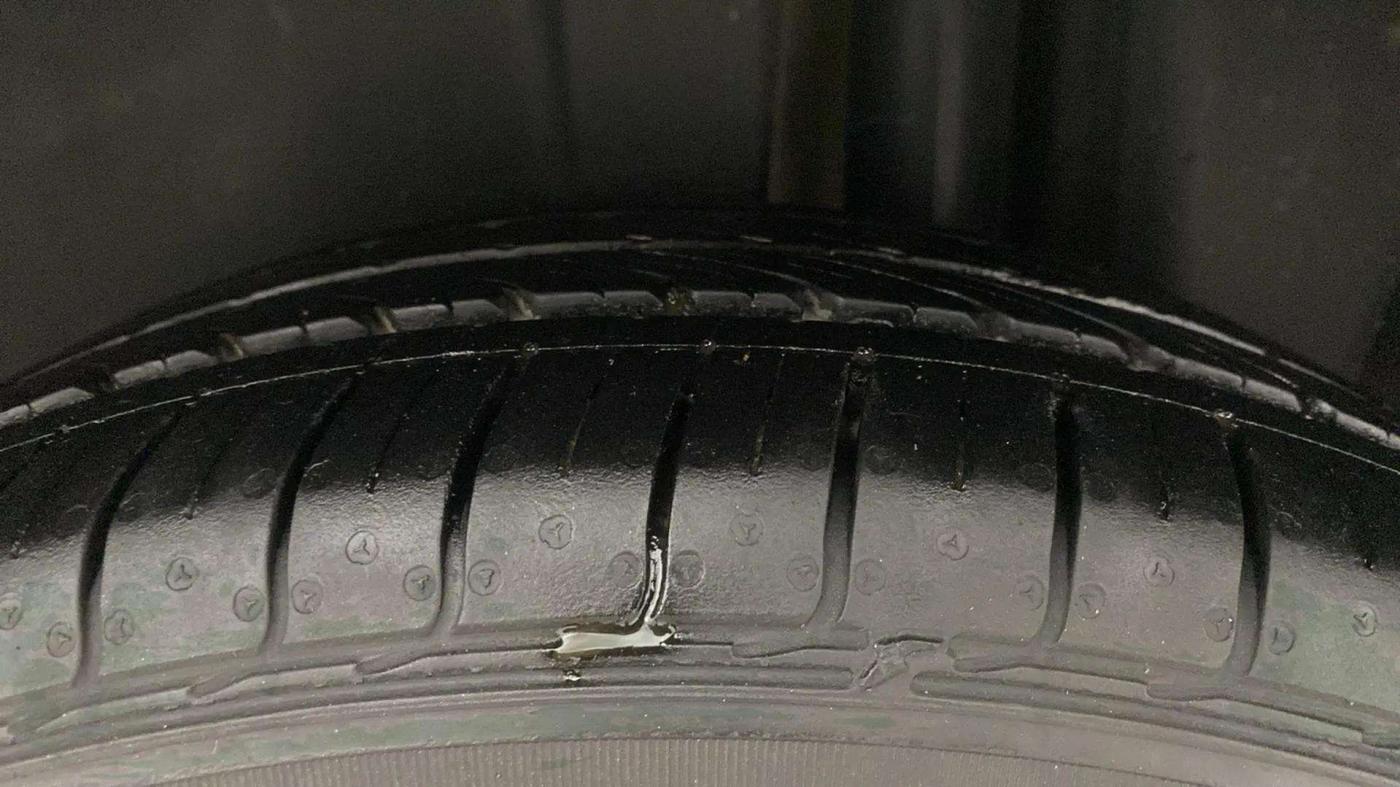 2016 Maruti Ciaz ZXI AT, Petrol, Automatic, 70,730 km, Left Rear Tyre Tread