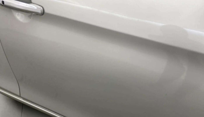 2016 Maruti Ciaz ZXI AT, Petrol, Automatic, 70,730 km, Driver-side door - Paint minor damage