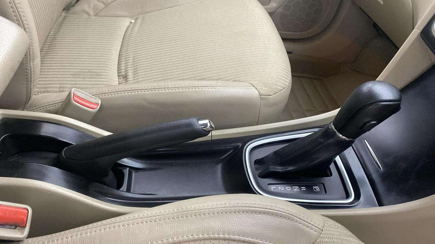 2016 Maruti Ciaz ZXI AT, Petrol, Automatic, 70,730 km, Gear Lever