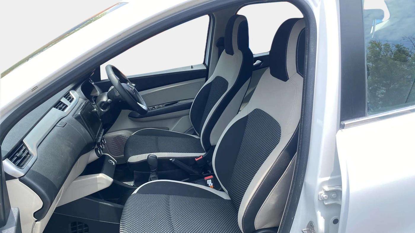 2022 Renault TRIBER RXZ AMT, Petrol, Automatic, 22,426 km, Right Side Front Door Cabin