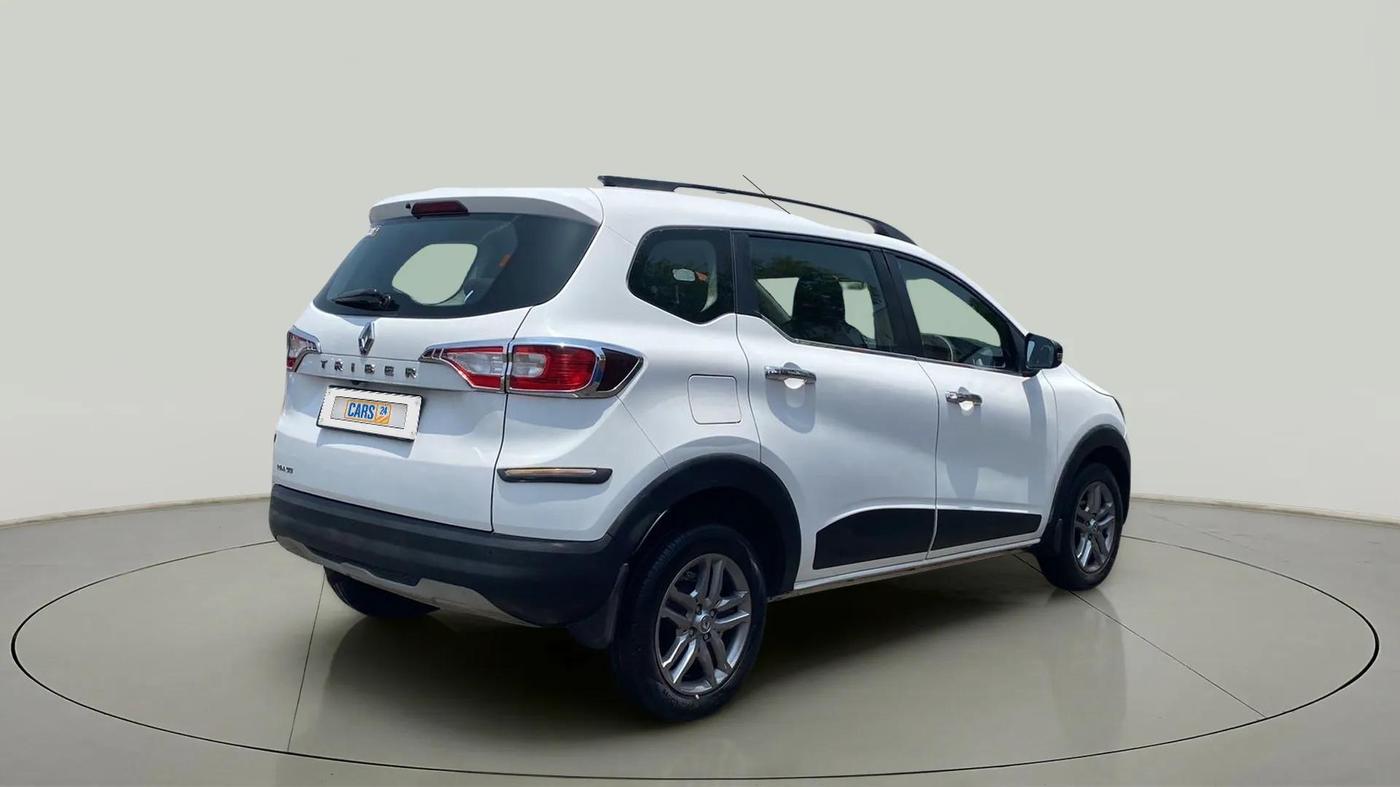 2022 Renault TRIBER RXZ AMT, Petrol, Automatic, 22,426 km, Right Back Diagonal