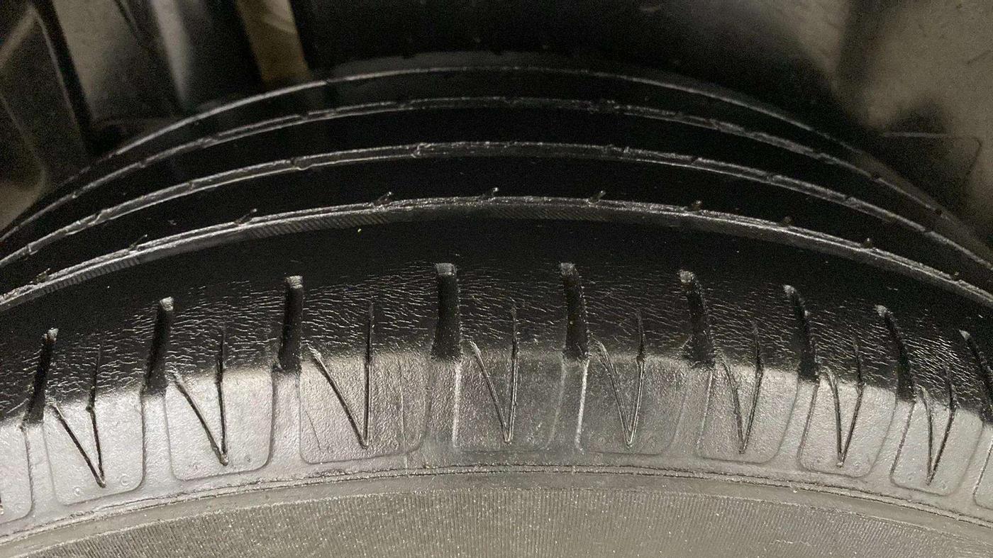 2020 Maruti Vitara Brezza ZXI PLUS AT SHVS, Petrol, Automatic, 75,909 km, Right Rear Tyre Tread
