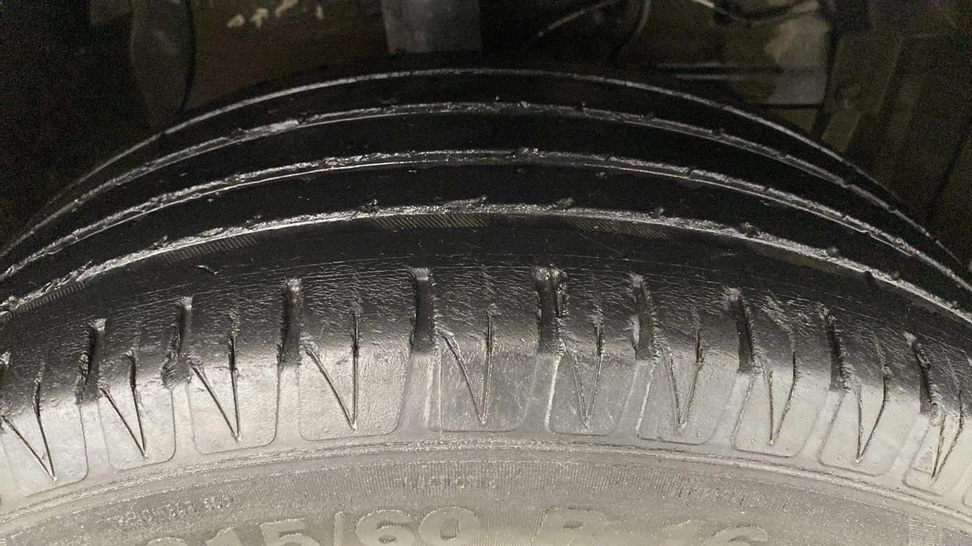 2020 Maruti Vitara Brezza ZXI PLUS AT SHVS, Petrol, Automatic, 75,909 km, Right Front Tyre Tread