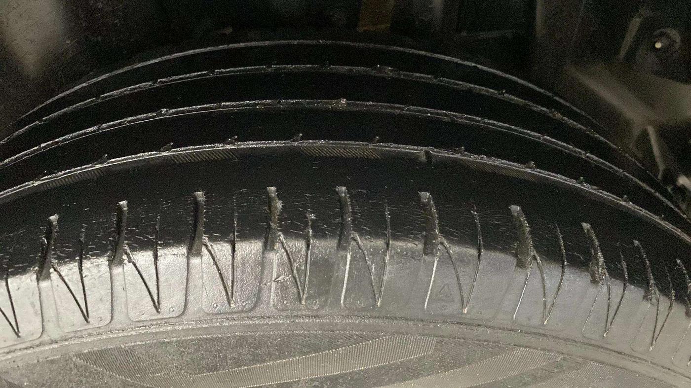 2020 Maruti Vitara Brezza ZXI PLUS AT SHVS, Petrol, Automatic, 75,909 km, Left Rear Tyre Tread