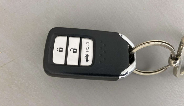 2022 Honda Amaze 1.2L I-VTEC VX, Petrol, Manual, 14,030 km, Key Close Up