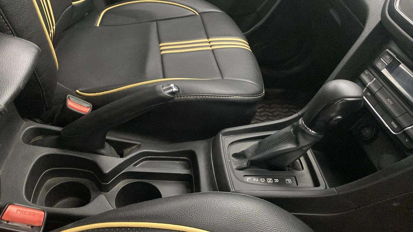 2020 Maruti Vitara Brezza ZXI AT SHVS, Petrol, Automatic, 71,030 km, Gear Lever