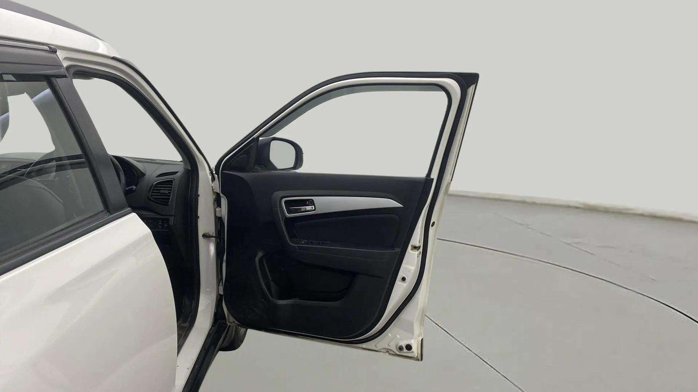 2020 Maruti Vitara Brezza ZXI AT SHVS, Petrol, Automatic, 71,030 km, RHS Front Door