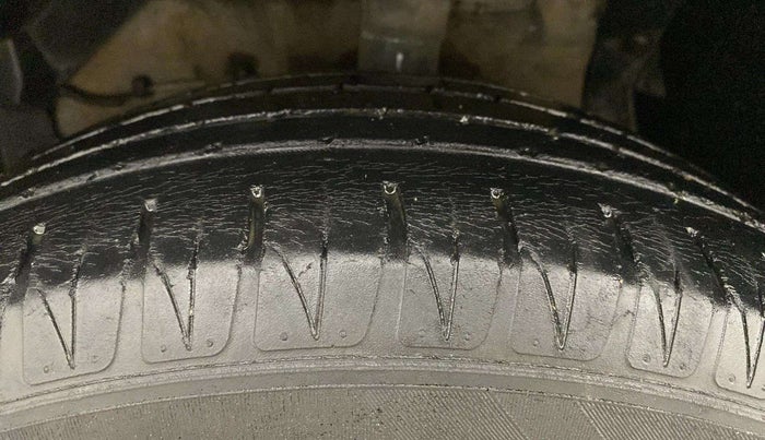 2020 Maruti Vitara Brezza ZXI AT SHVS, Petrol, Automatic, 71,030 km, Left Front Tyre Tread